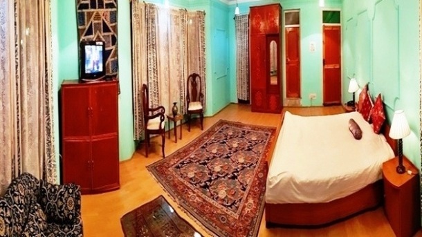 hotel near dal lake srinagar